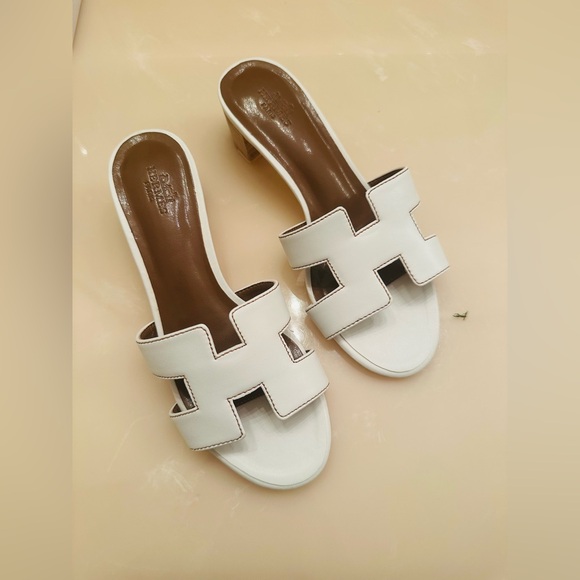 NWOT Hermes Oasis sandal in white. Size 6. - Picture 1 of 9